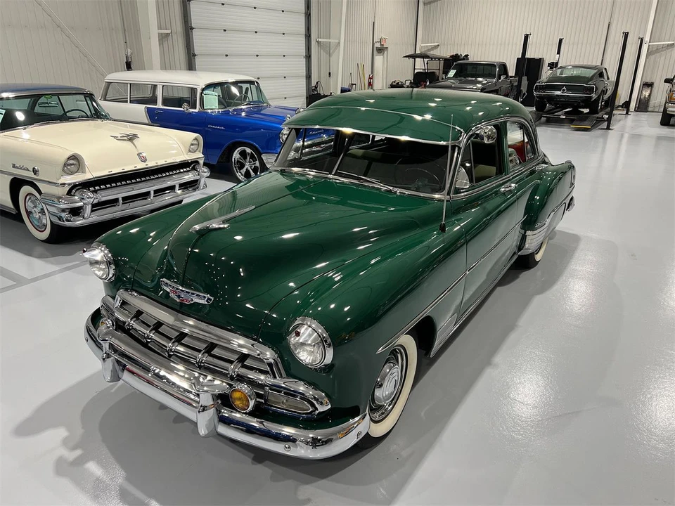 1952 Chevrolet Special & Deluxe & Fleetline - Image 2 of 31