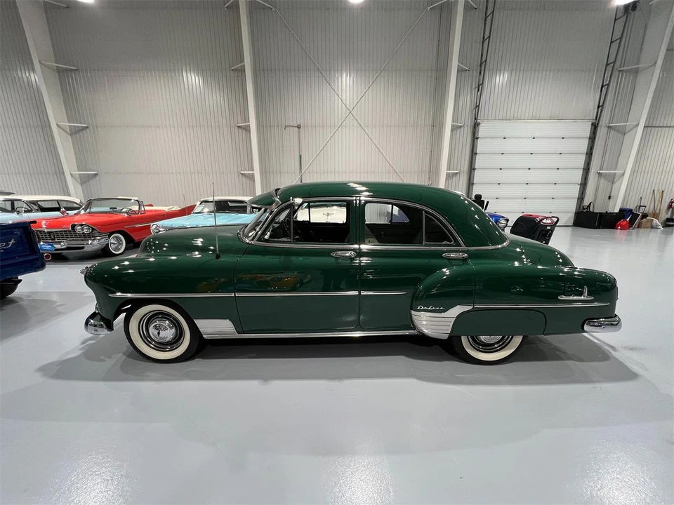 1952 Chevrolet Special & Deluxe & Fleetline - Image 3 of 31