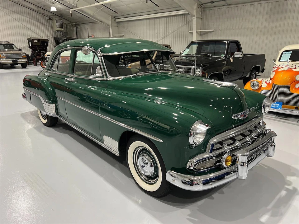1952 Chevrolet Special & Deluxe & Fleetline - Image 11 of 31