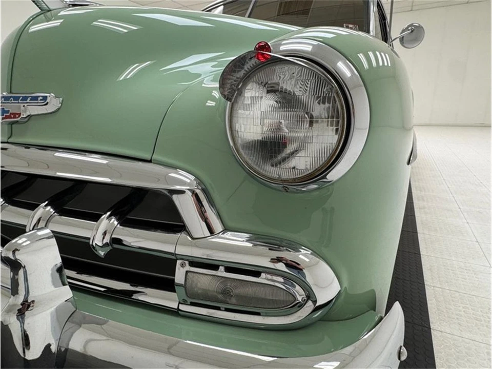 1952 Chevrolet Special & Deluxe & Fleetline - Image 12 of 31