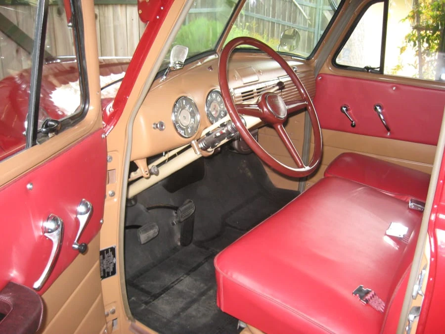 1952 Chevrolet Suburban 3rd Gen - Image 3 of 8