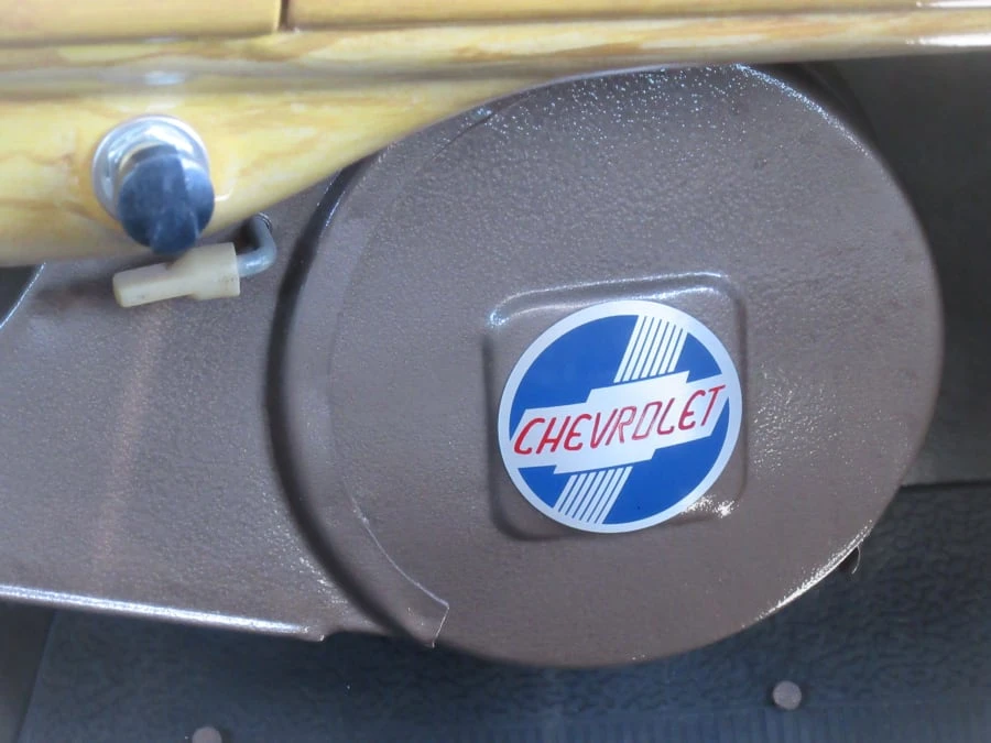 1952 Chevrolet Suburban 3rd Gen - Image 7 of 10