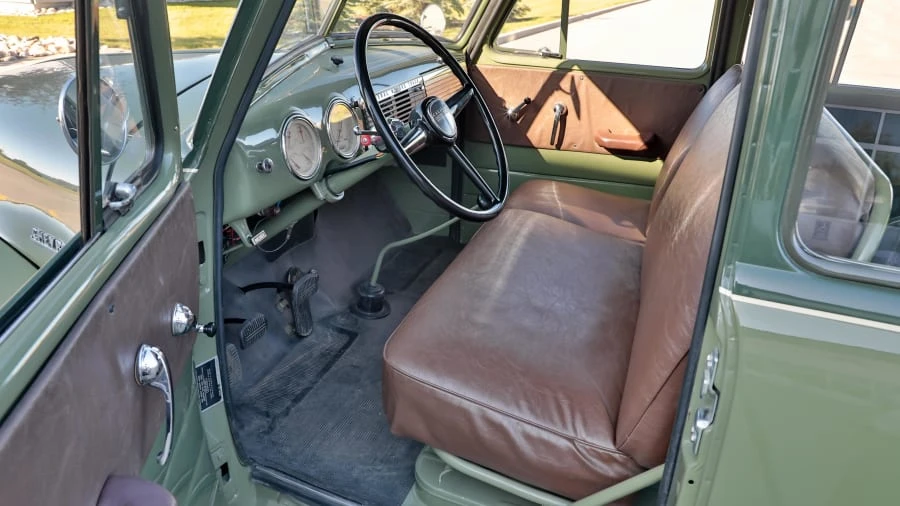 1952 Chevrolet Suburban 3rd Gen - Image 4 of 20
