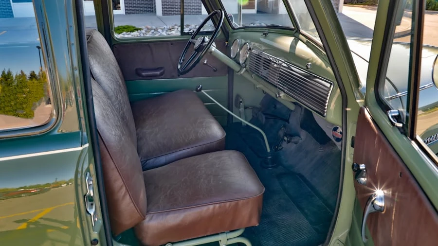 1952 Chevrolet Suburban 3rd Gen - Image 5 of 20