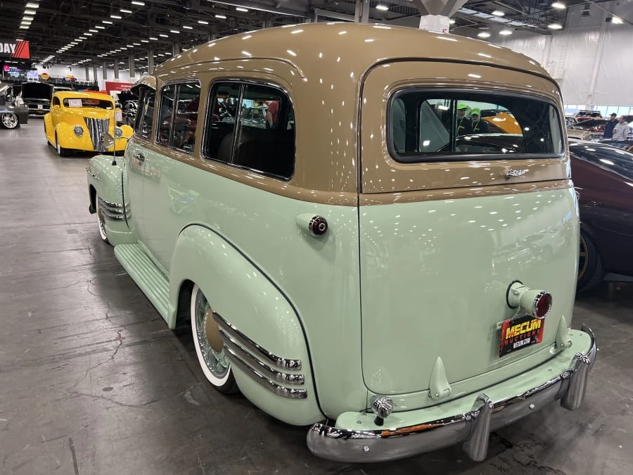 1952 Chevrolet Suburban 3rd Gen - Image 5 of 11