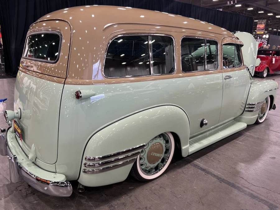 1952 Chevrolet Suburban 3rd Gen - Image 3 of 11