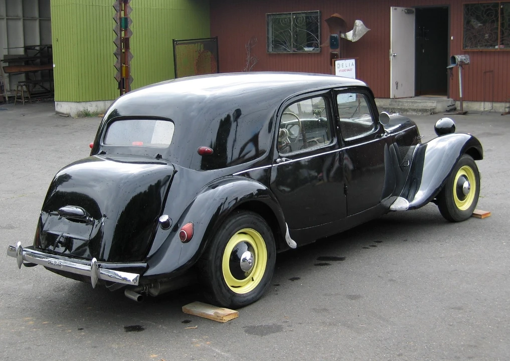 1952 Citroen Traction Avant - Image 2 of 31