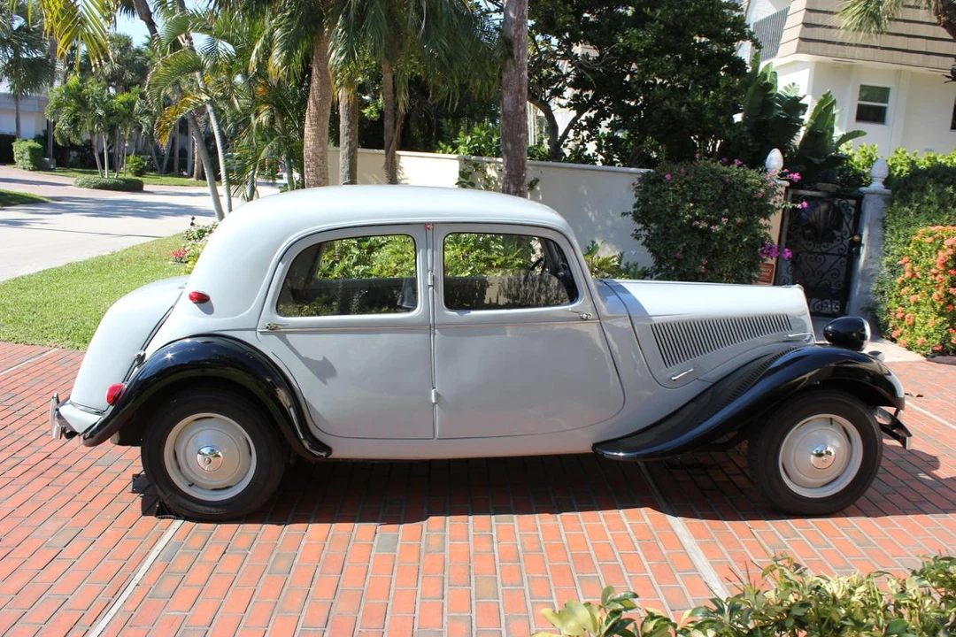 1952 Citroen Traction Avant - Image 8 of 31