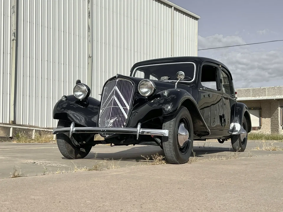 1952 Citroen Traction Avant - Image 2 of 6