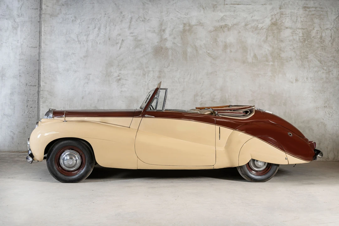 1952 Daimler - Image 9 of 24