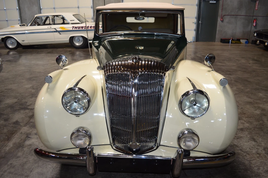 1952 Daimler - Image 6 of 31