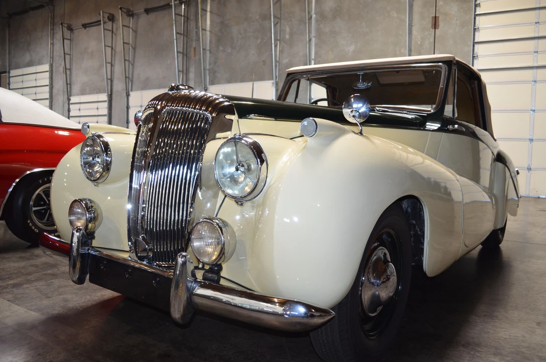 1952 Daimler - Image 4 of 31