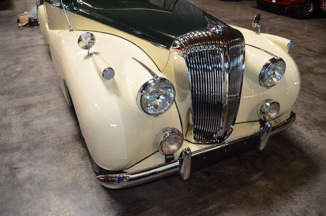 1952 Daimler - Image 9 of 31
