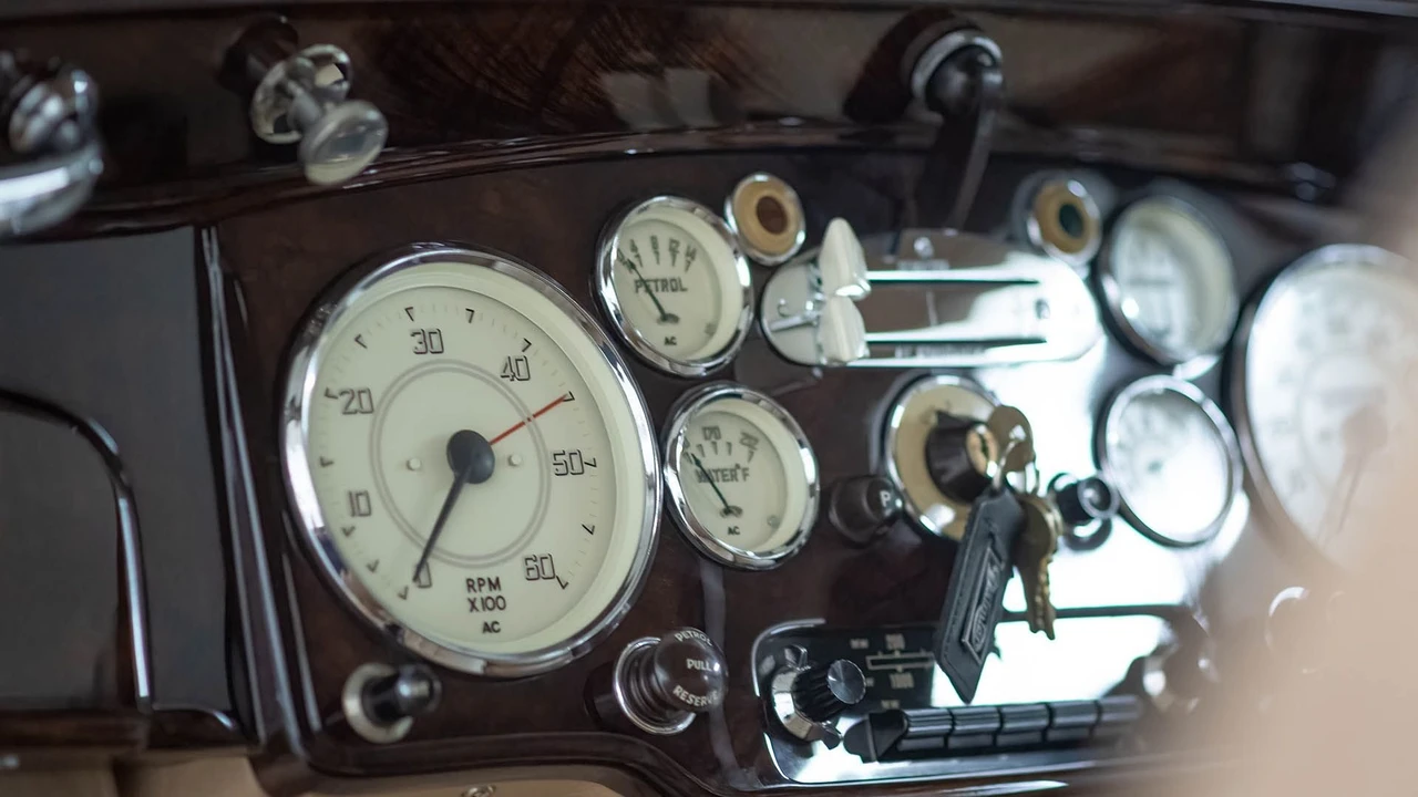 1952 Daimler - Image 7 of 31
