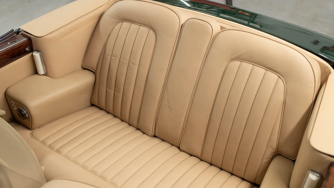 1952 Daimler - Image 10 of 31
