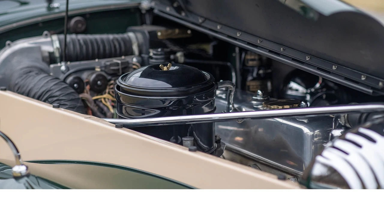 1952 Daimler - Image 9 of 31
