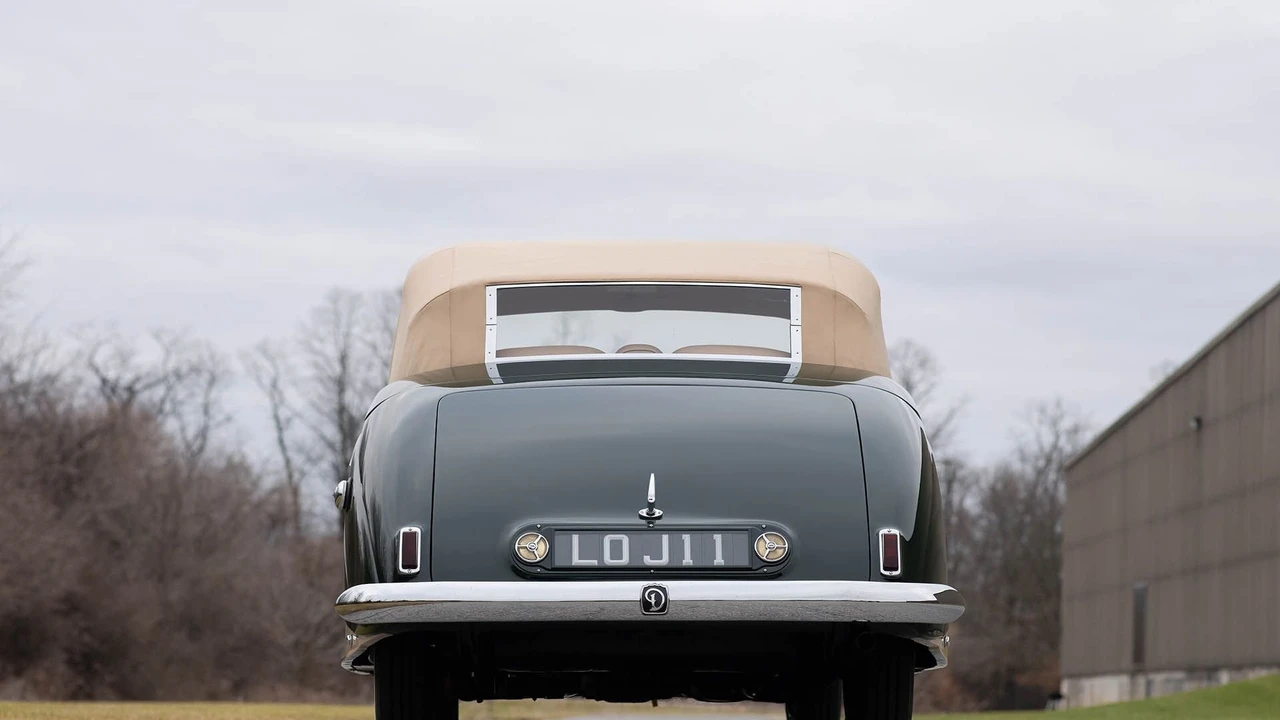 1952 Daimler - Image 15 of 31