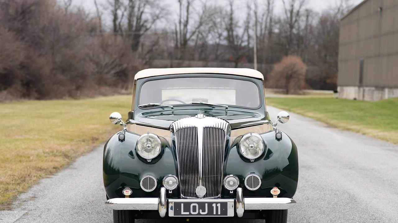 1952 Daimler - Image 16 of 31