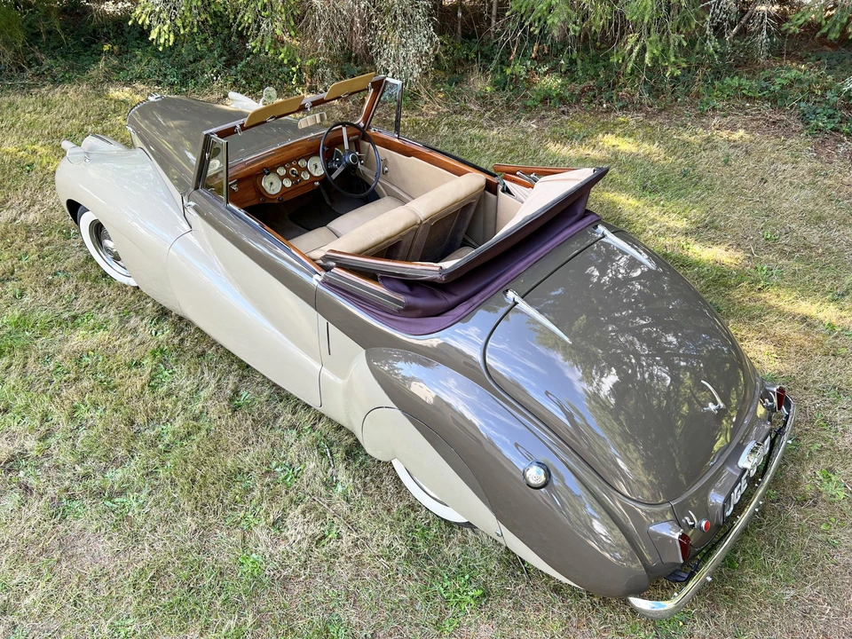 1952 Daimler - Image 9 of 31