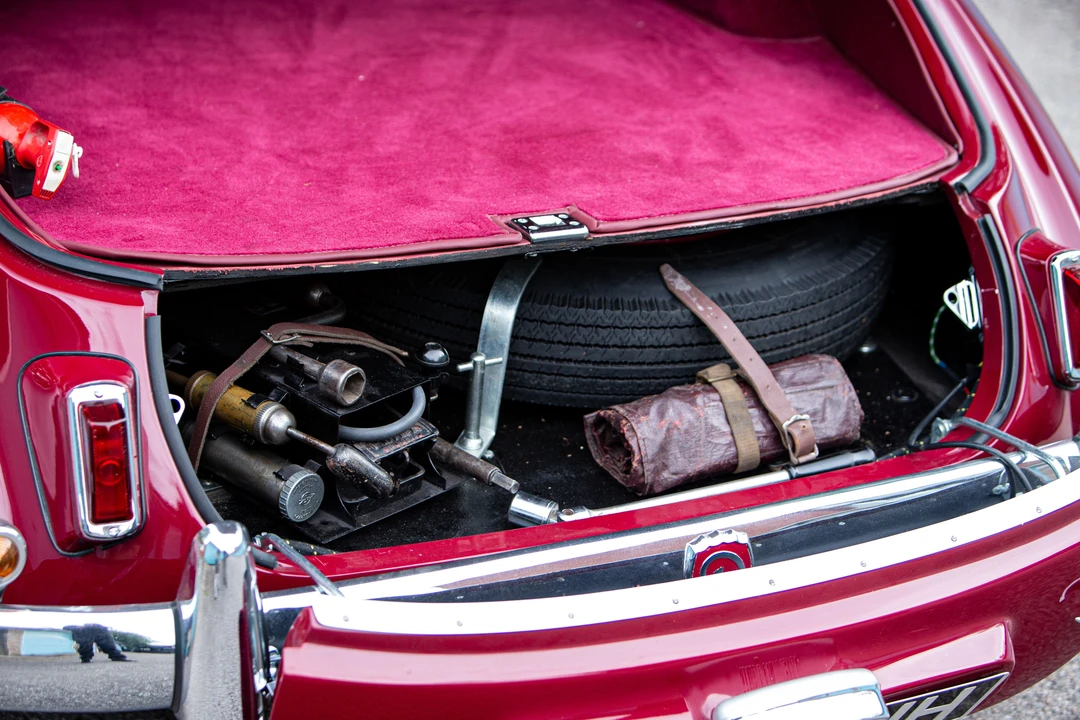 1952 Daimler - Image 3 of 31