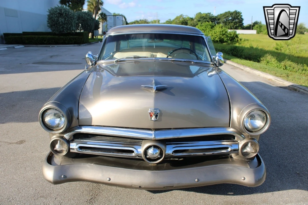 1952 Ford Crestline - Image 3 of 12