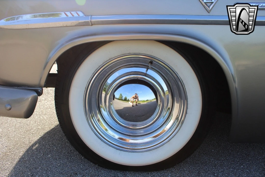 1952 Ford Crestline - Image 10 of 12