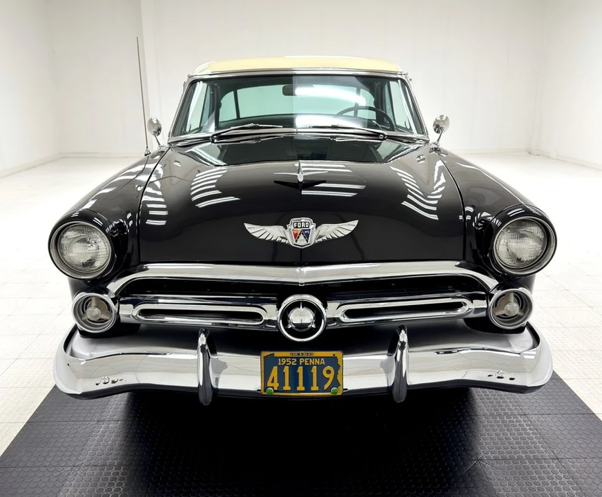 1952 Ford Crestline - Image 8 of 21
