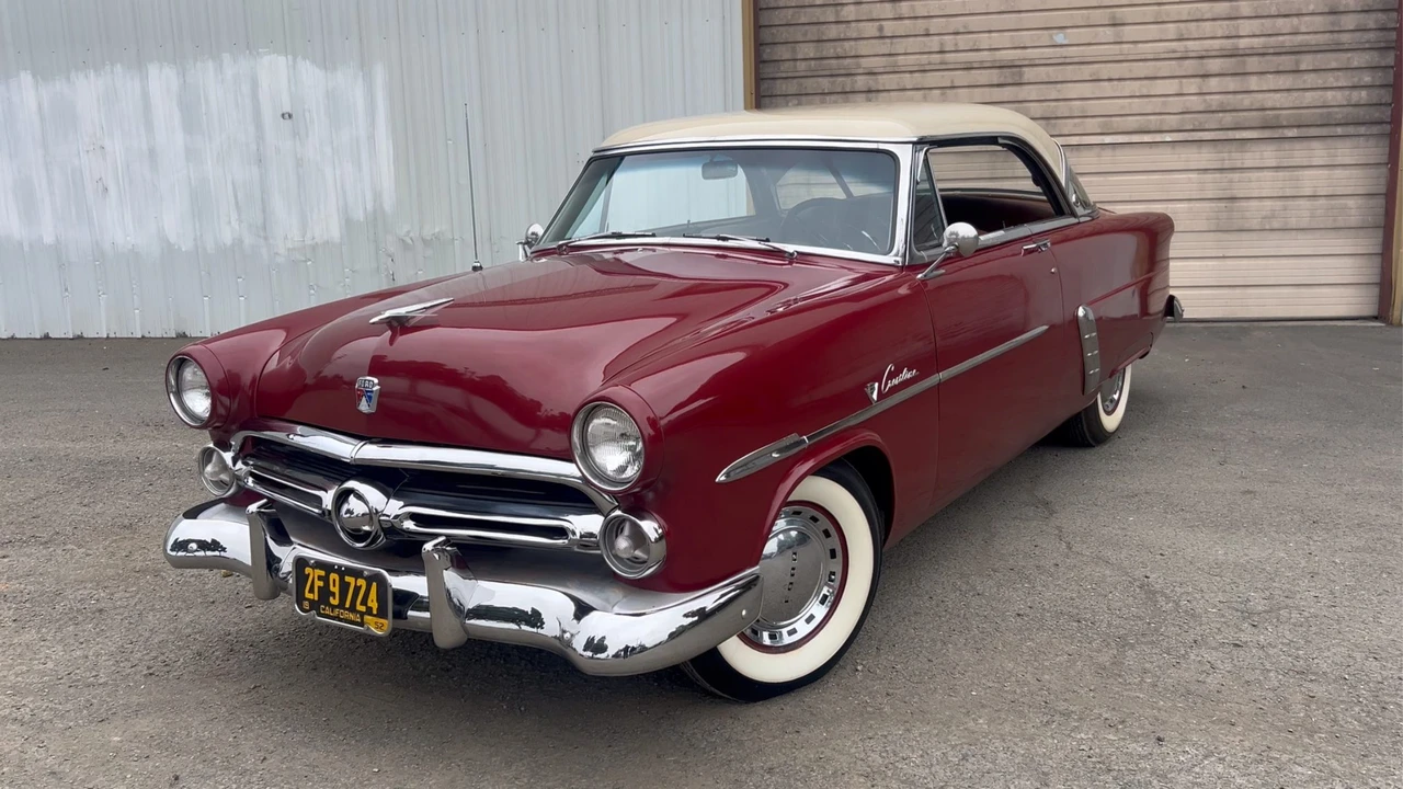 1952 Ford Crestline - Image 17 of 31