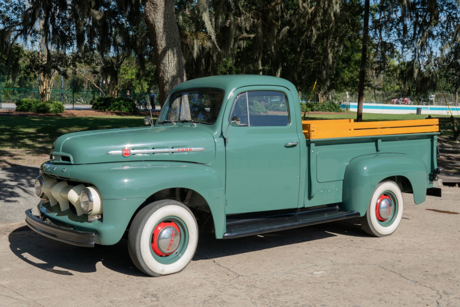 1952 Ford F-2 Pickup