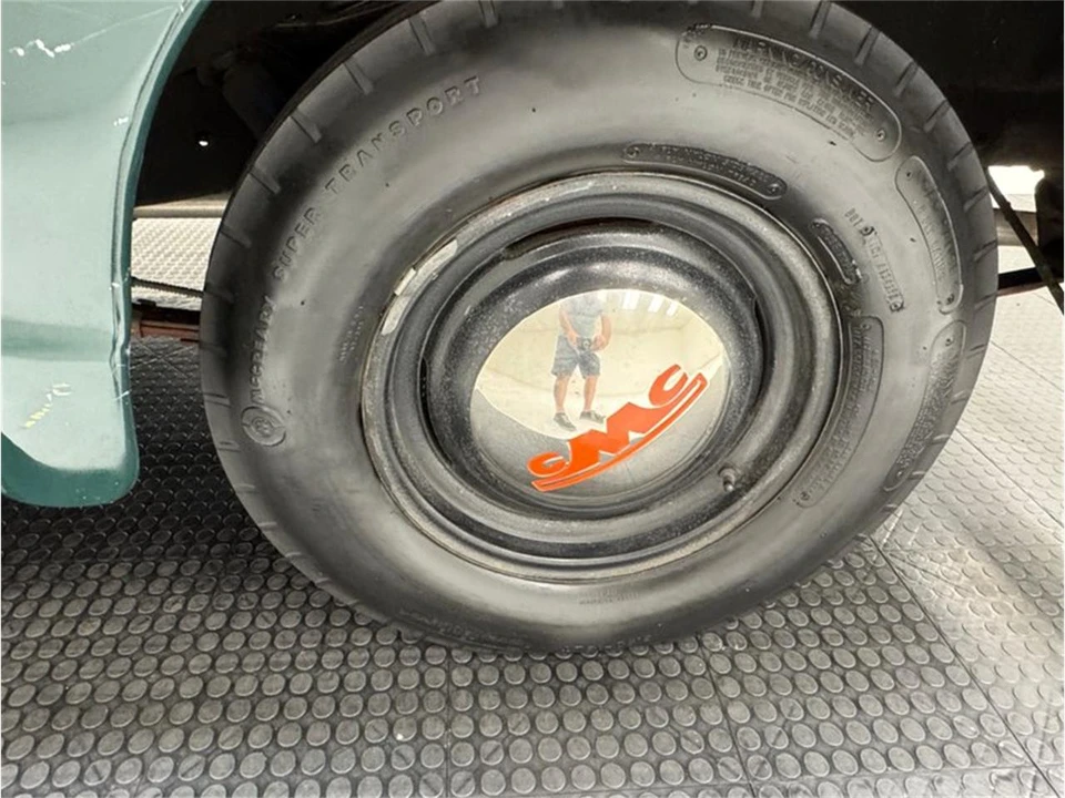 1952 GMC New Design - Image 22 of 31
