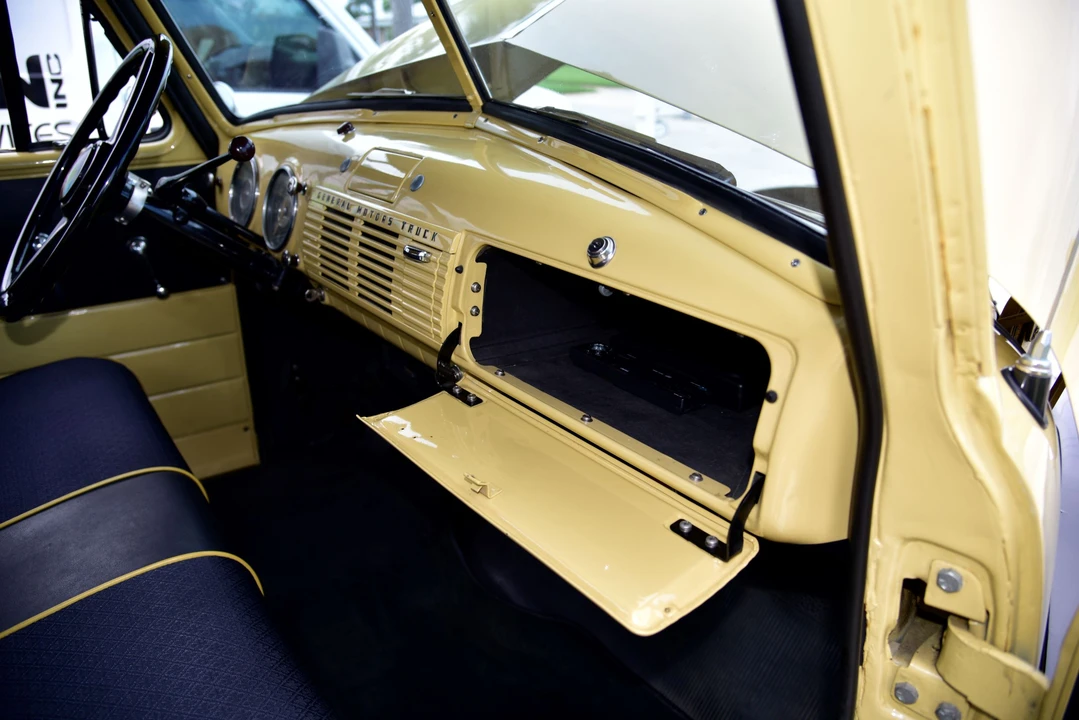 1952 GMC New Design - Image 24 of 31
