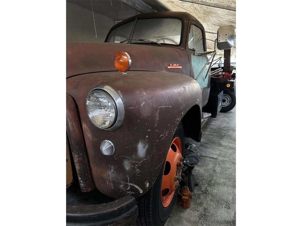 1952 GMC New Design - Image 2 of 8