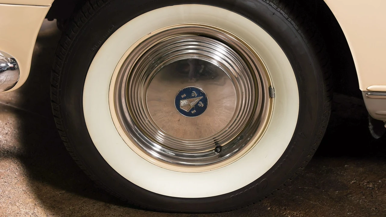1952 Hudson Commodore - Image 19 of 31