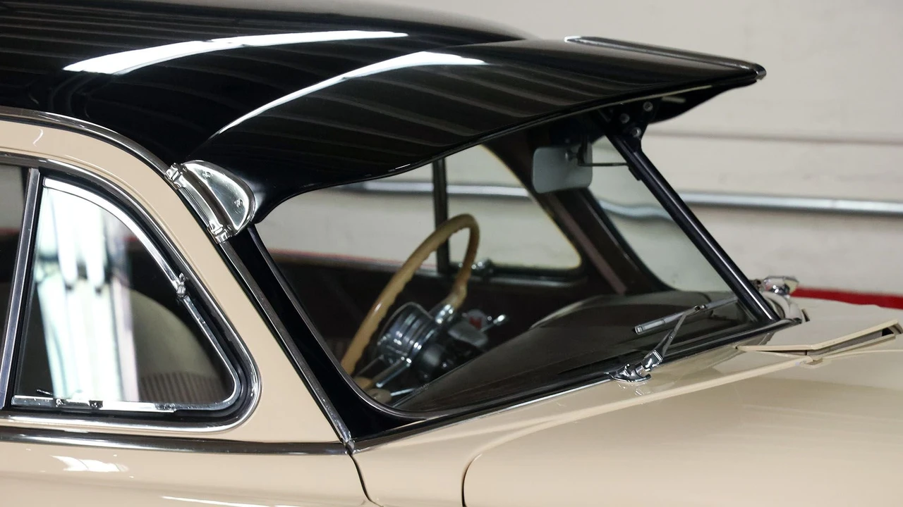 1952 Hudson Commodore - Image 15 of 31