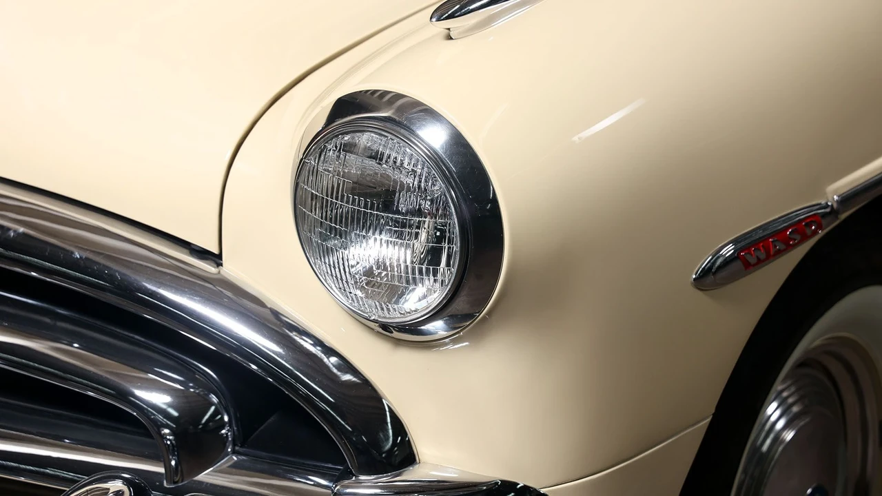1952 Hudson Commodore - Image 13 of 31