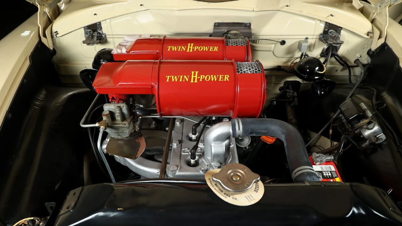 1952 Hudson Commodore - Image 2 of 31