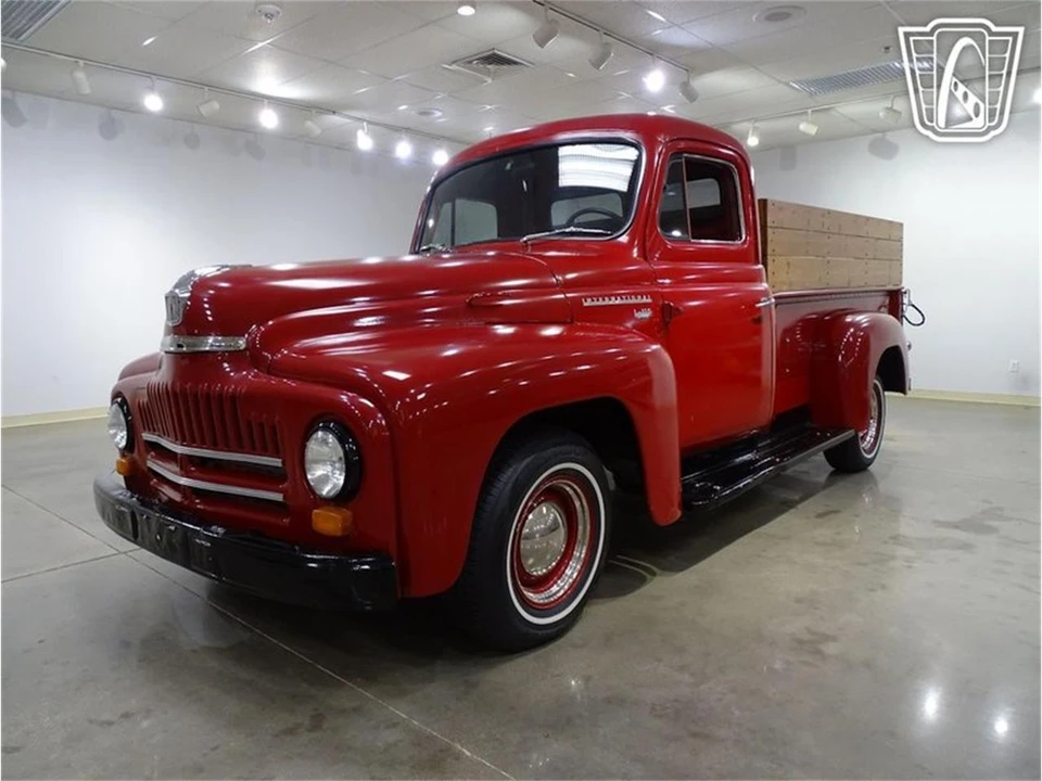 1952 International - Image 29 of 31