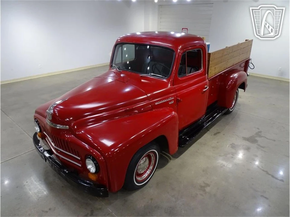 1952 International - Image 24 of 31