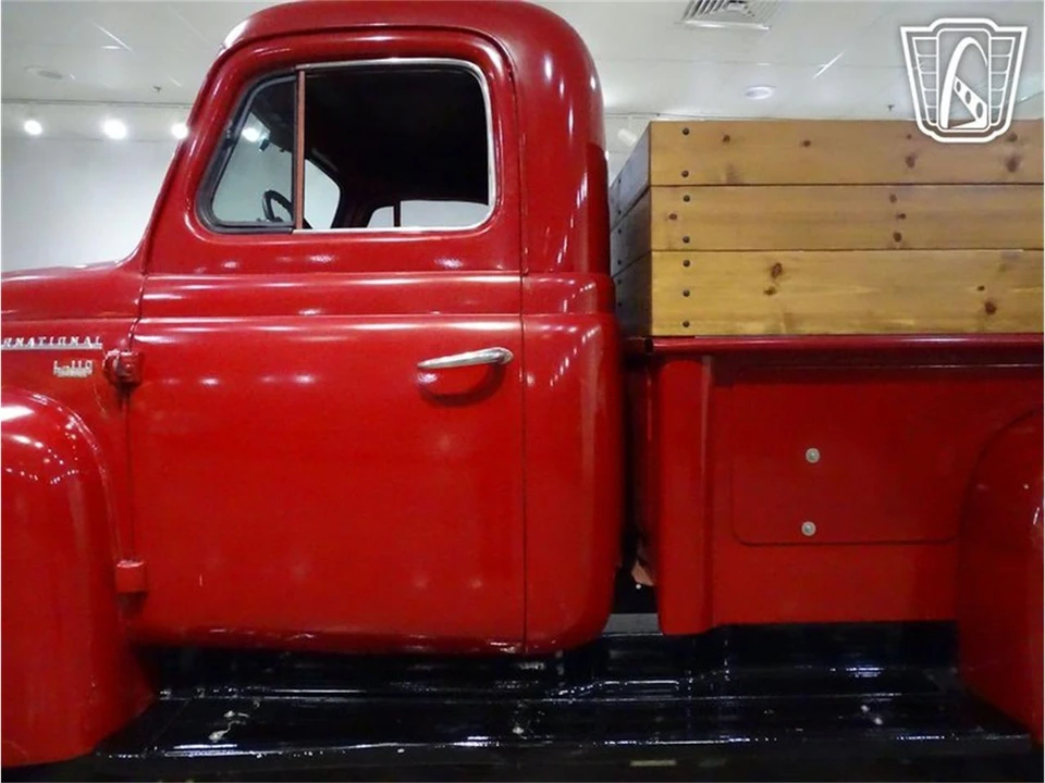 1952 International - Image 30 of 31