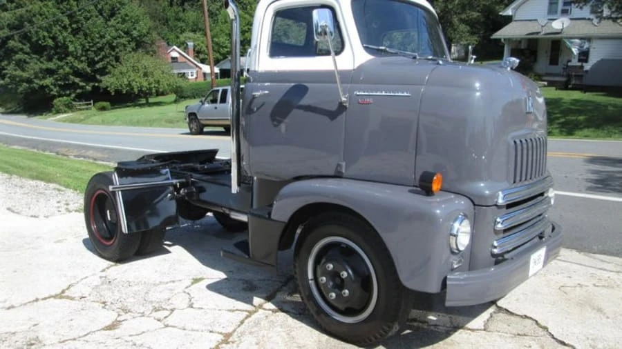 1952 International - Image 5 of 11