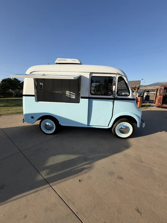 1952 International Harvester - Image 10 of 25