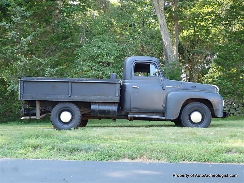 1952 International - Image 2 of 24