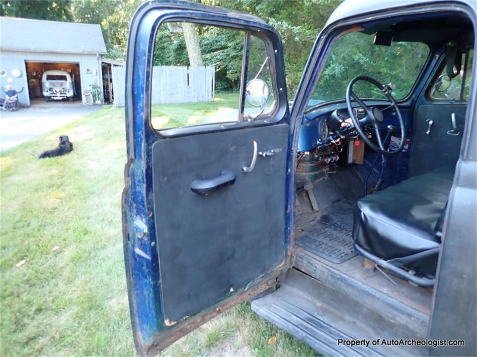 1952 International - Image 12 of 24