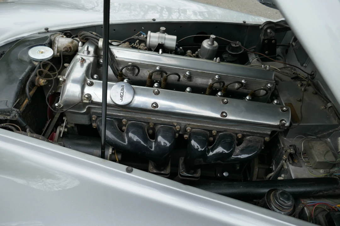 1952 Jaguar XK120 OTS Roadster - Image 25 of 31