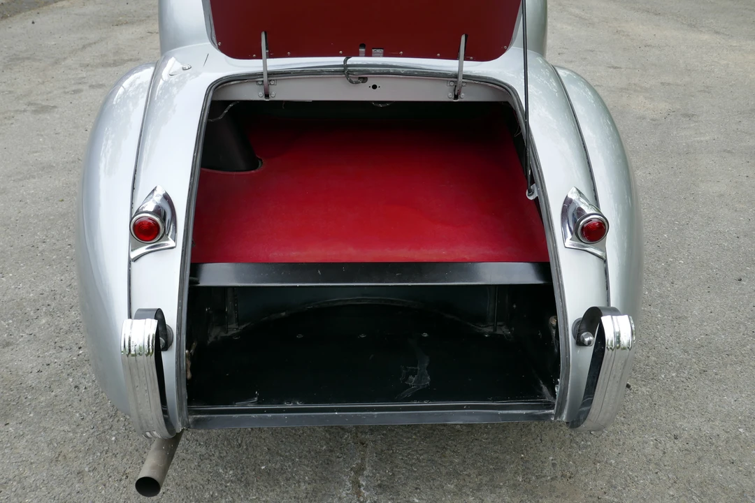 1952 Jaguar XK120 OTS Roadster - Image 29 of 31
