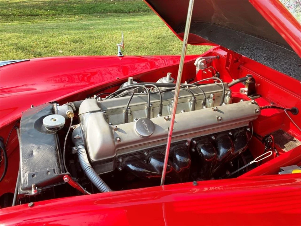 1952 Jaguar XK120 - Image 4 of 12
