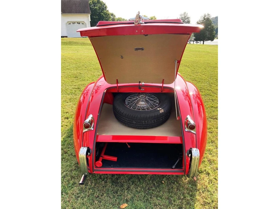 1952 Jaguar XK120 - Image 7 of 12