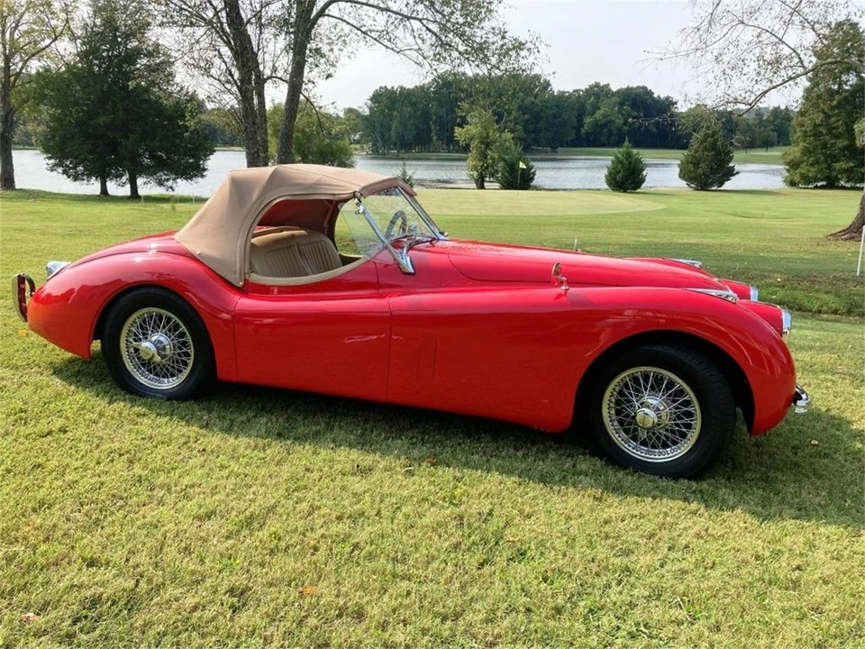 1952 Jaguar XK120 - Image 8 of 12