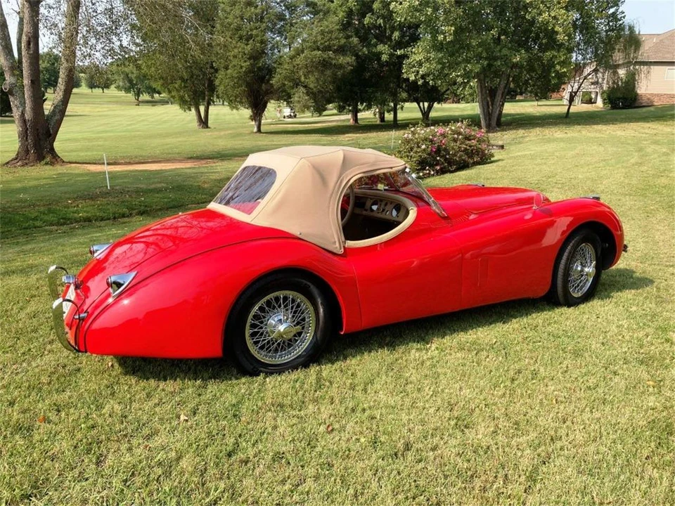 1952 Jaguar XK120 - Image 9 of 12