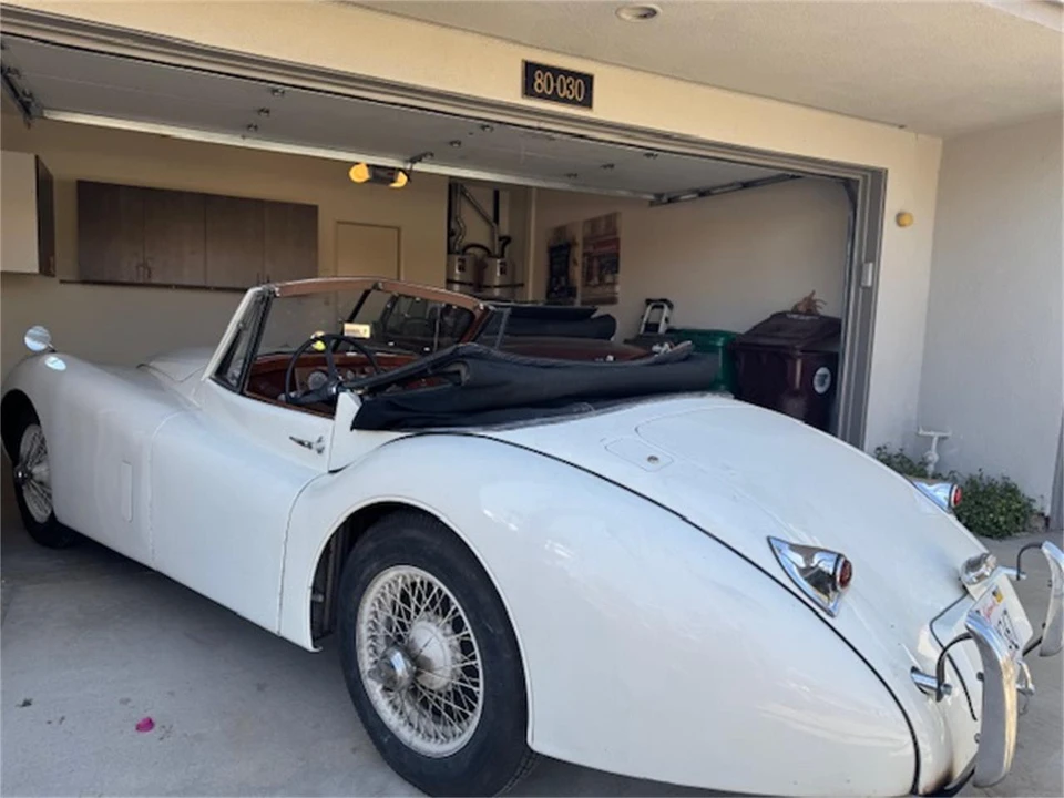 1952 Jaguar XK120 - Image 2 of 9
